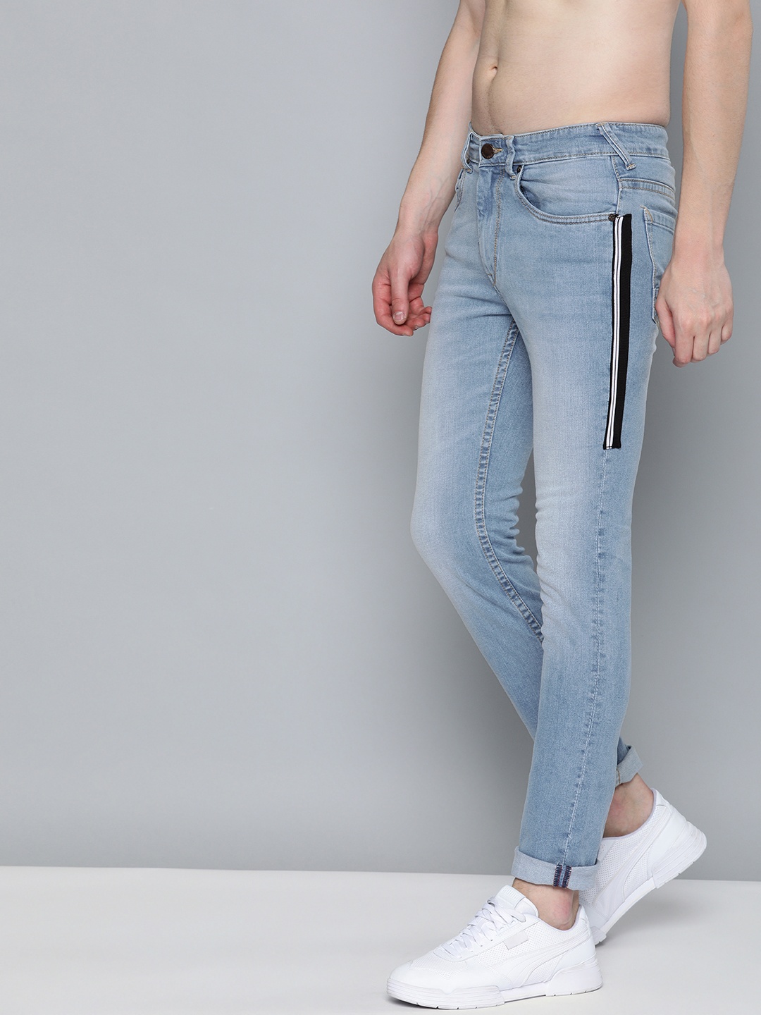 

HERE&NOW Men Blue Slim Fit Mid-Rise Clean Look Stretchable Jeans with Side Stripes