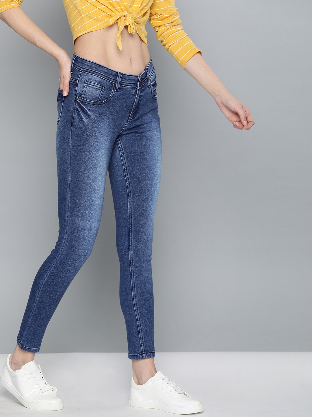 

High Star Women Blue Slim Fit Mid-Rise Clean Look Stretchable Cropped Jeans