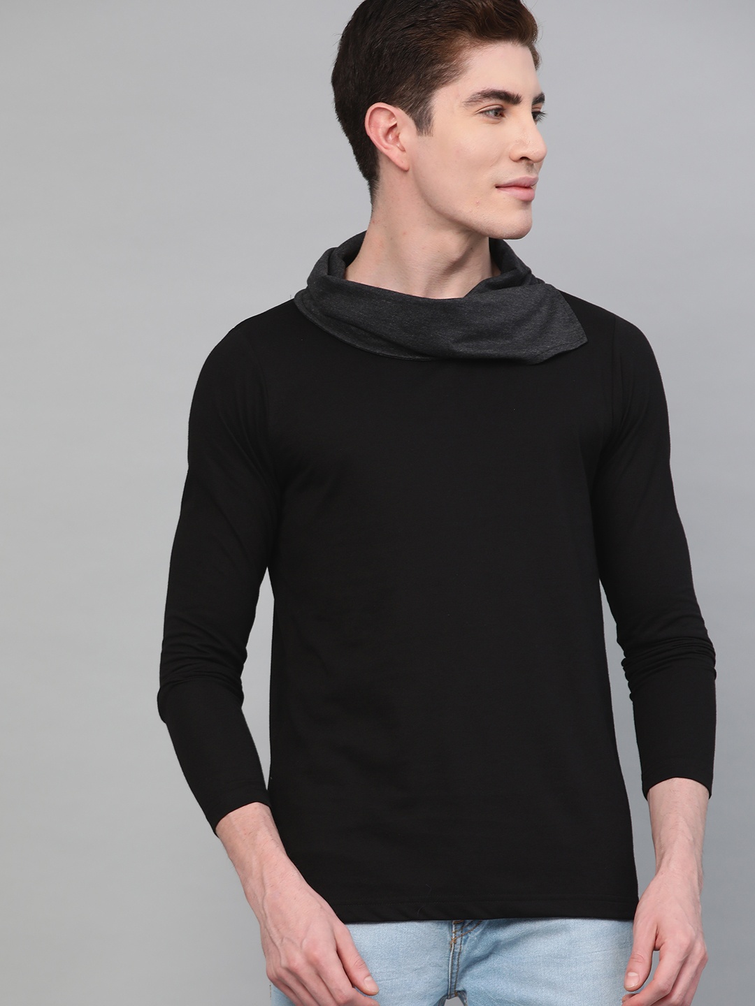 

Seven Rocks Men Black Solid Cowl Neck T-shirt