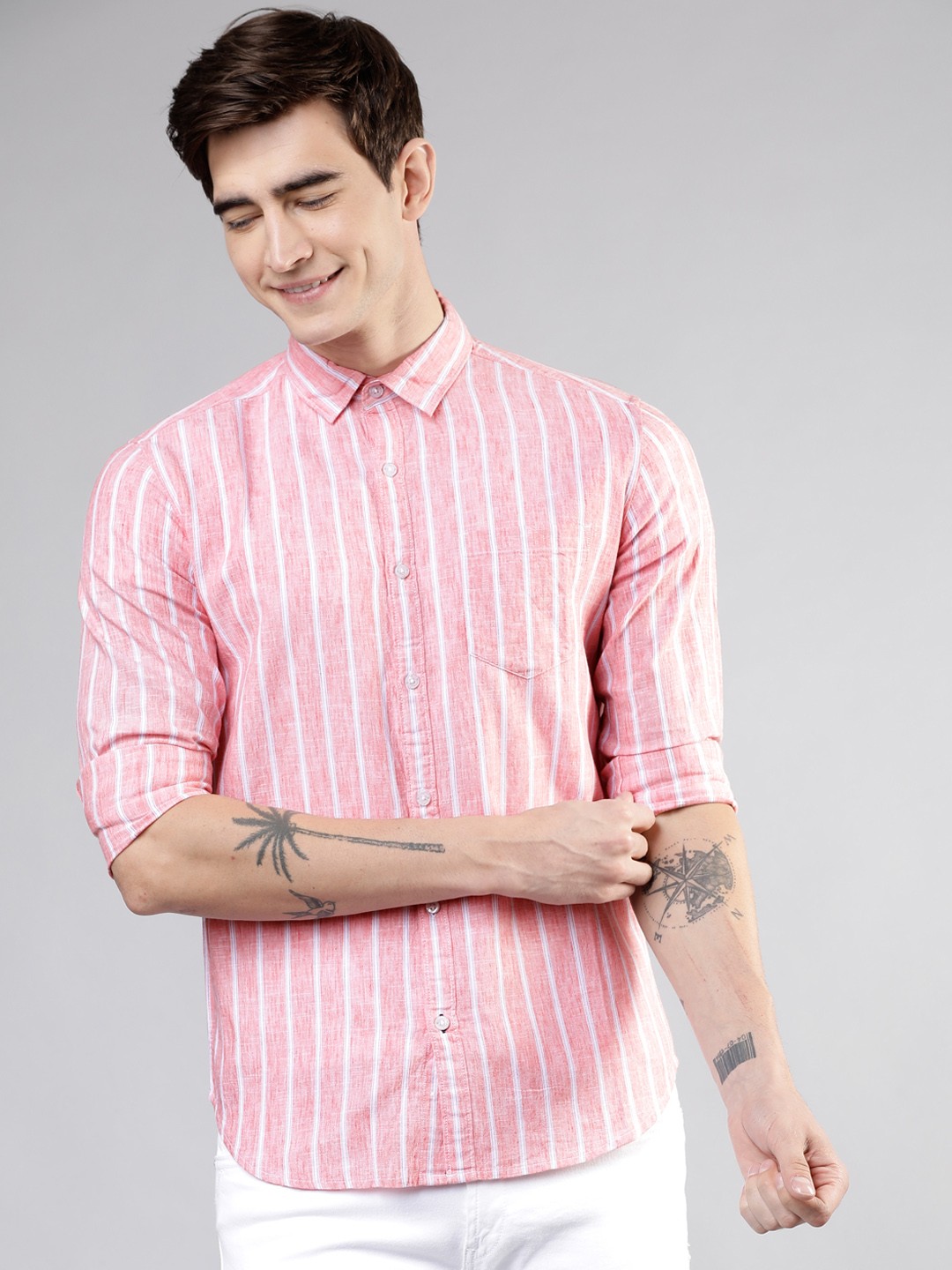 

HIGHLANDER Men Pink & White Slim Fit Striped Casual Shirt
