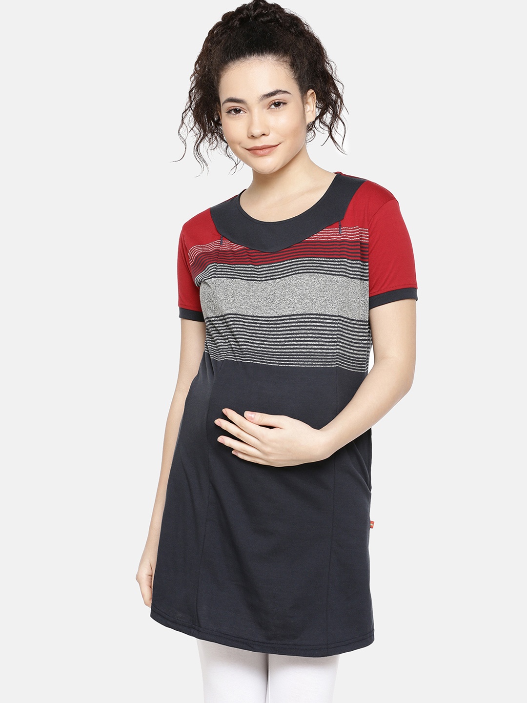 

GOLDSTROMS Women Red & Navy Blue Colourblocked Round Neck Longline Maternity T-shirt