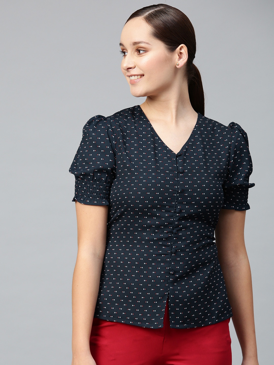 

RUNWAYIN Women Navy Blue & Off-White Printed Smocked Top