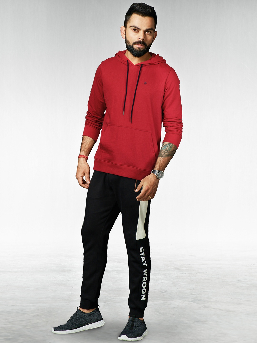 

WROGN Men Red Solid Slim Fit Hooded Sweatshirt