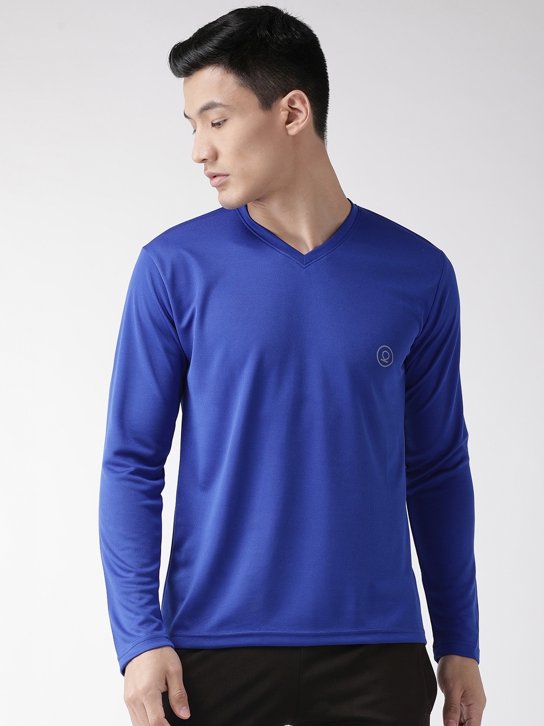 

CHKOKKO Men Blue Solid V-Neck T-shirt