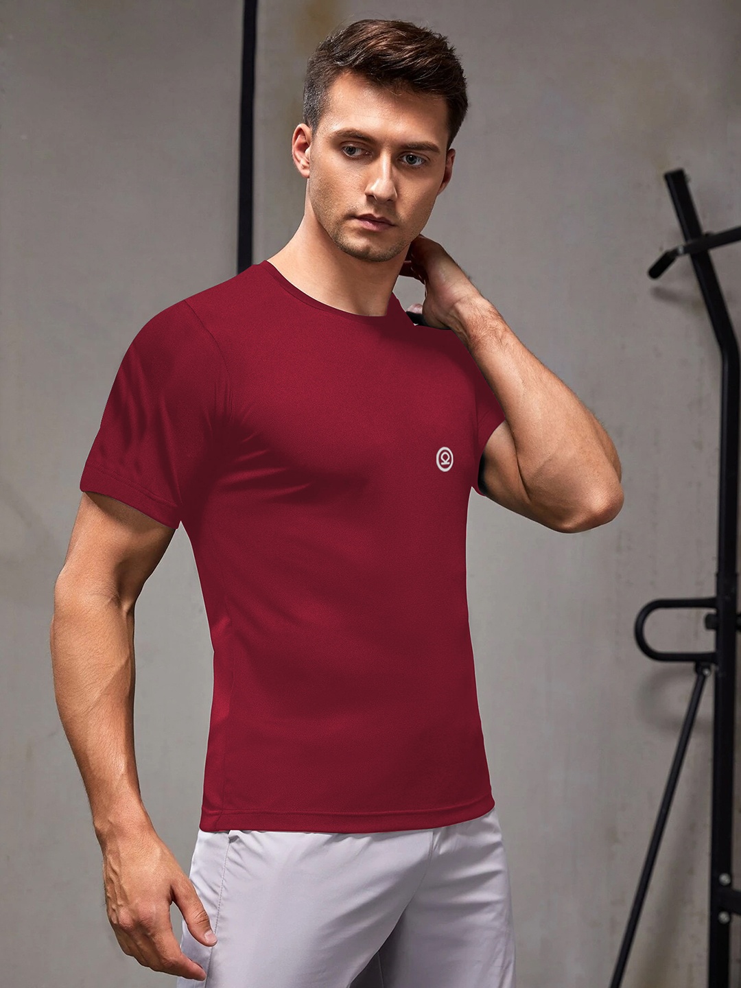 

Chkokko Men Maroon Solid Round Neck Running T-shirt