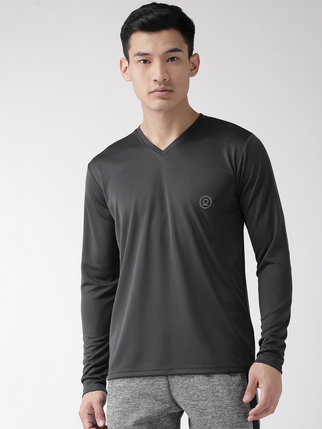 

CHKOKKO Men Charcoal Grey Solid V-Neck Training T-shirt