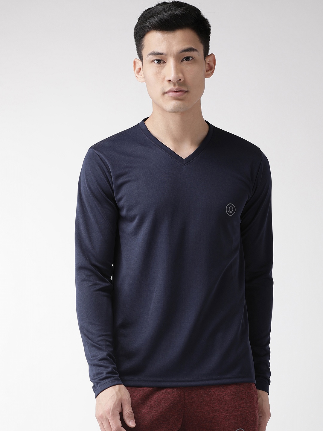 

CHKOKKO Men Navy Blue Solid V-Neck Training T-shirt