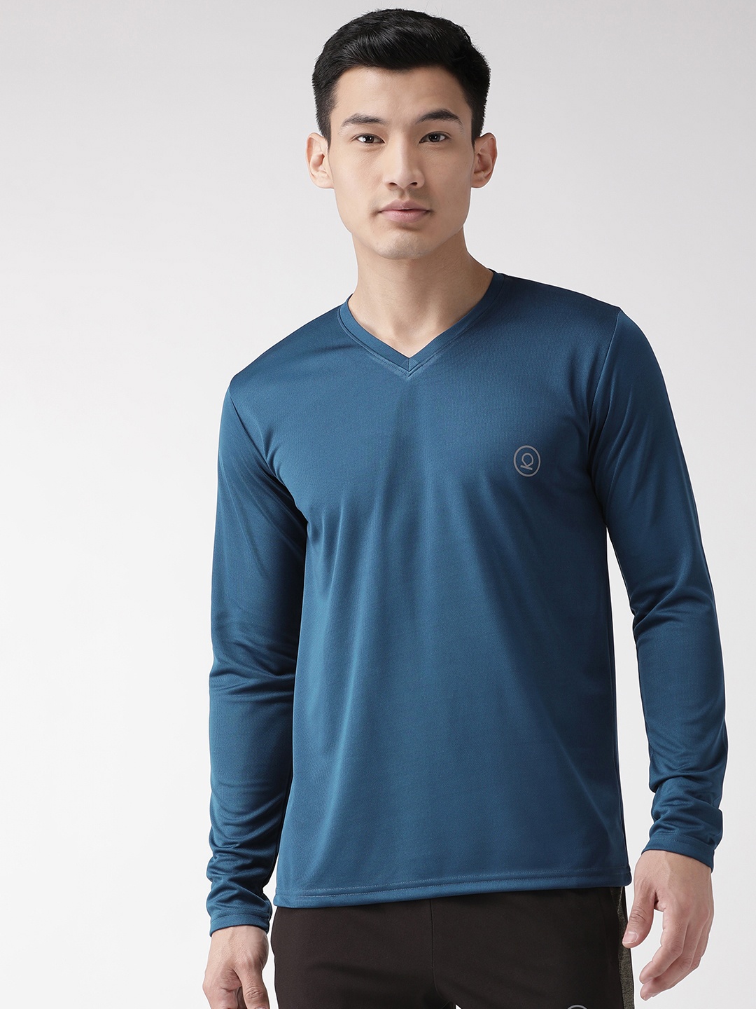 

CHKOKKO Men Teal Blue Solid V-Neck Gym T-shirt