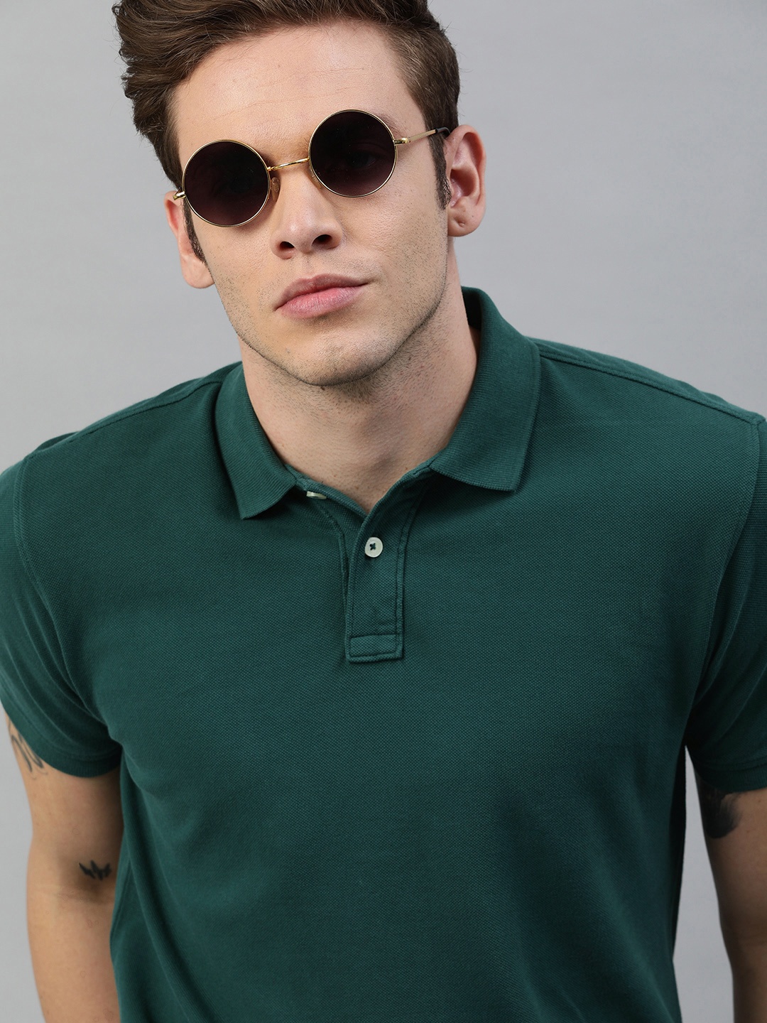 

The Roadster Lifestyle Co Men Olive Green Solid Polo Collar Pure Cotton T-shirt