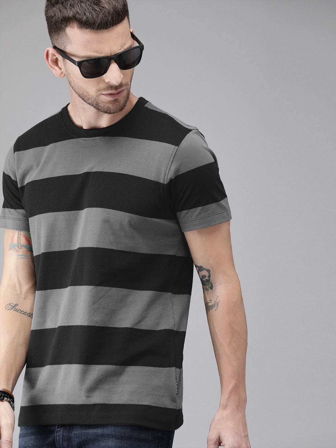 

The Roadster Lifestyle Co Men Charcoal Grey Black Striped Round Neck Pure Cotton T-shirt