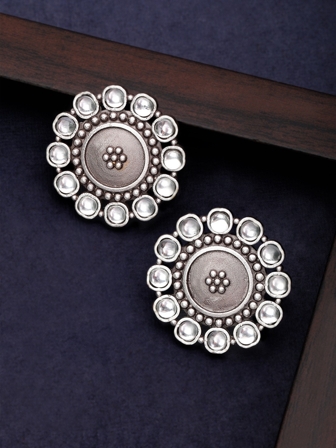 

Rubans Silver-Toned Circular Oxidised Studs