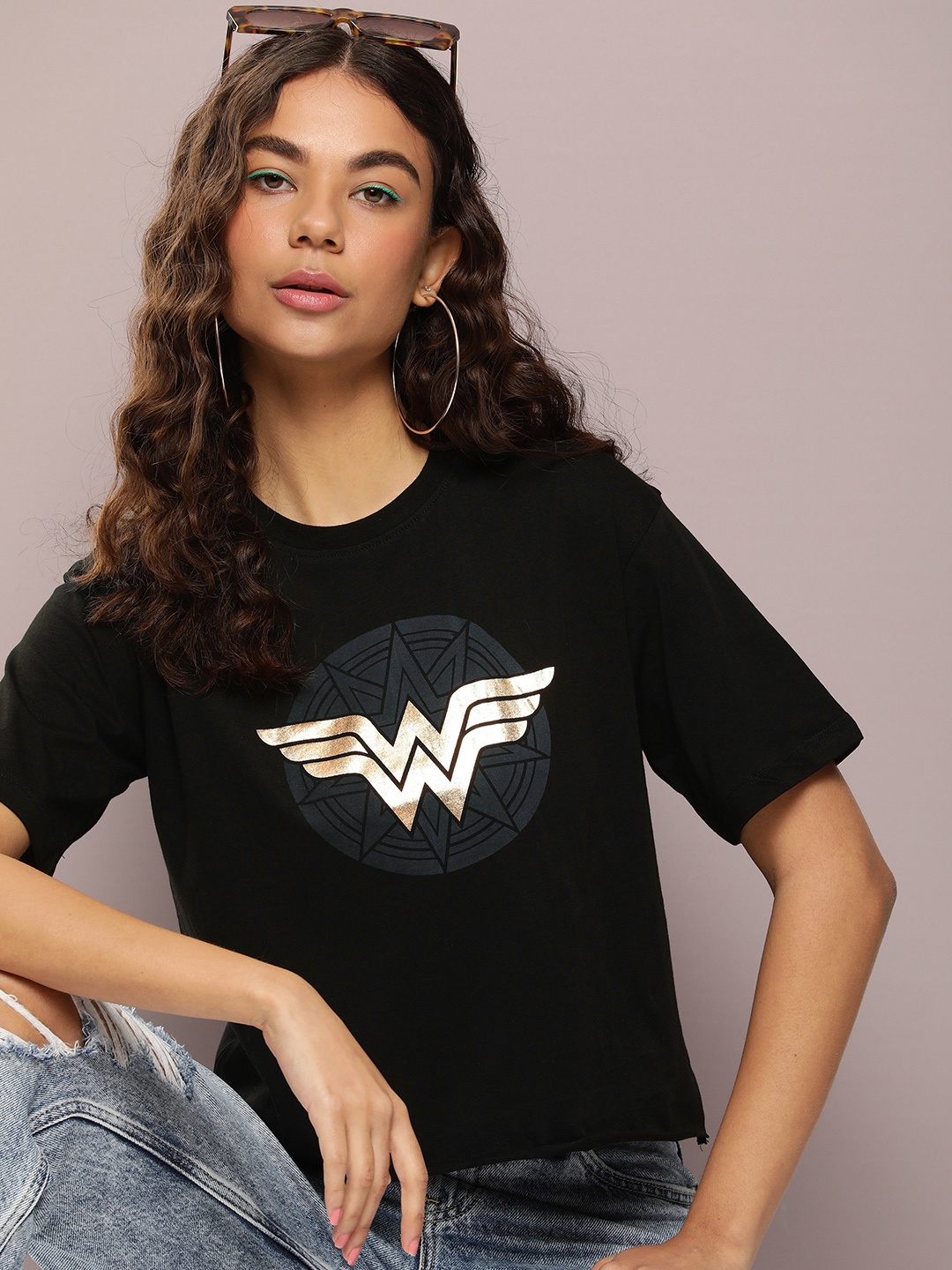 

Wonder Woman Printed Drop-Shoulder Sleeves Crop T-shirt, Black