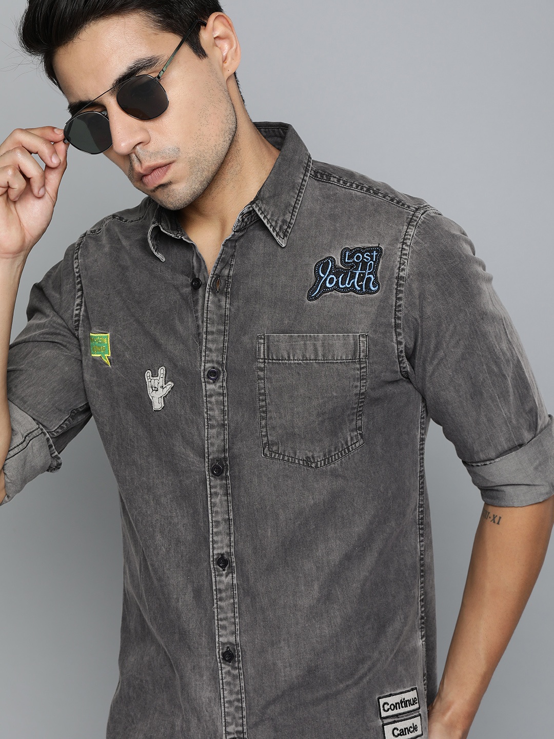 

Kook N Keech Men Black Regular Fit Faded Casual Shirt