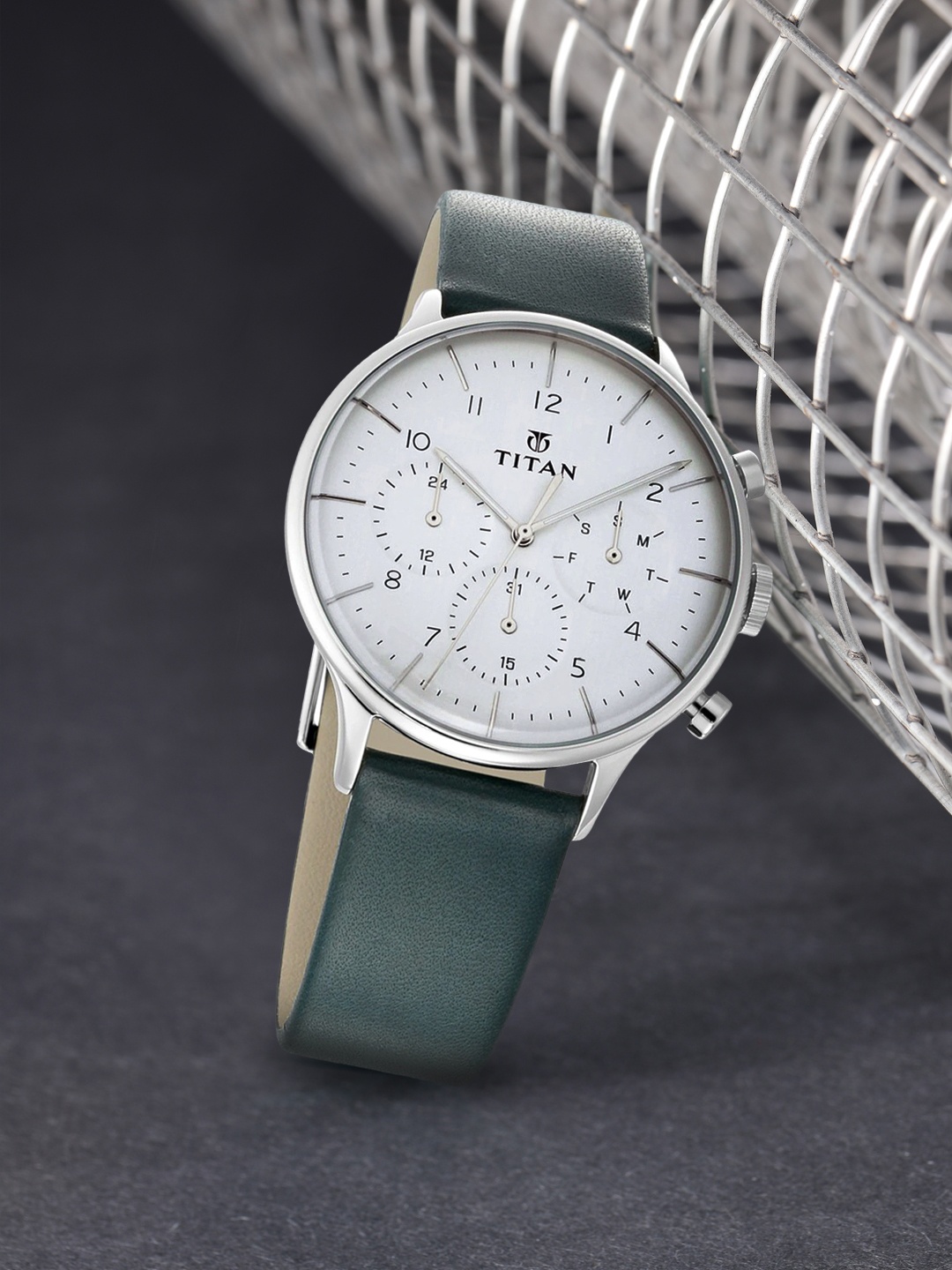 

Titan Light Leathers Men White Analogue watch 90102SL03