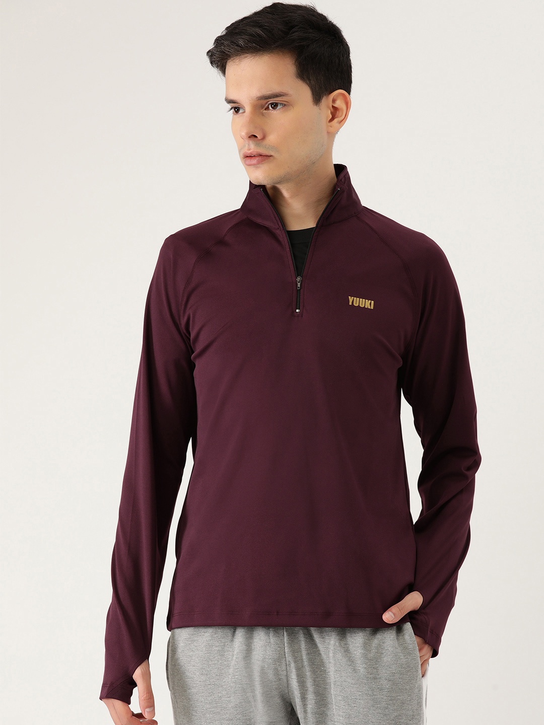 

Yuuki Men Burgundy Solid Sweatshirt