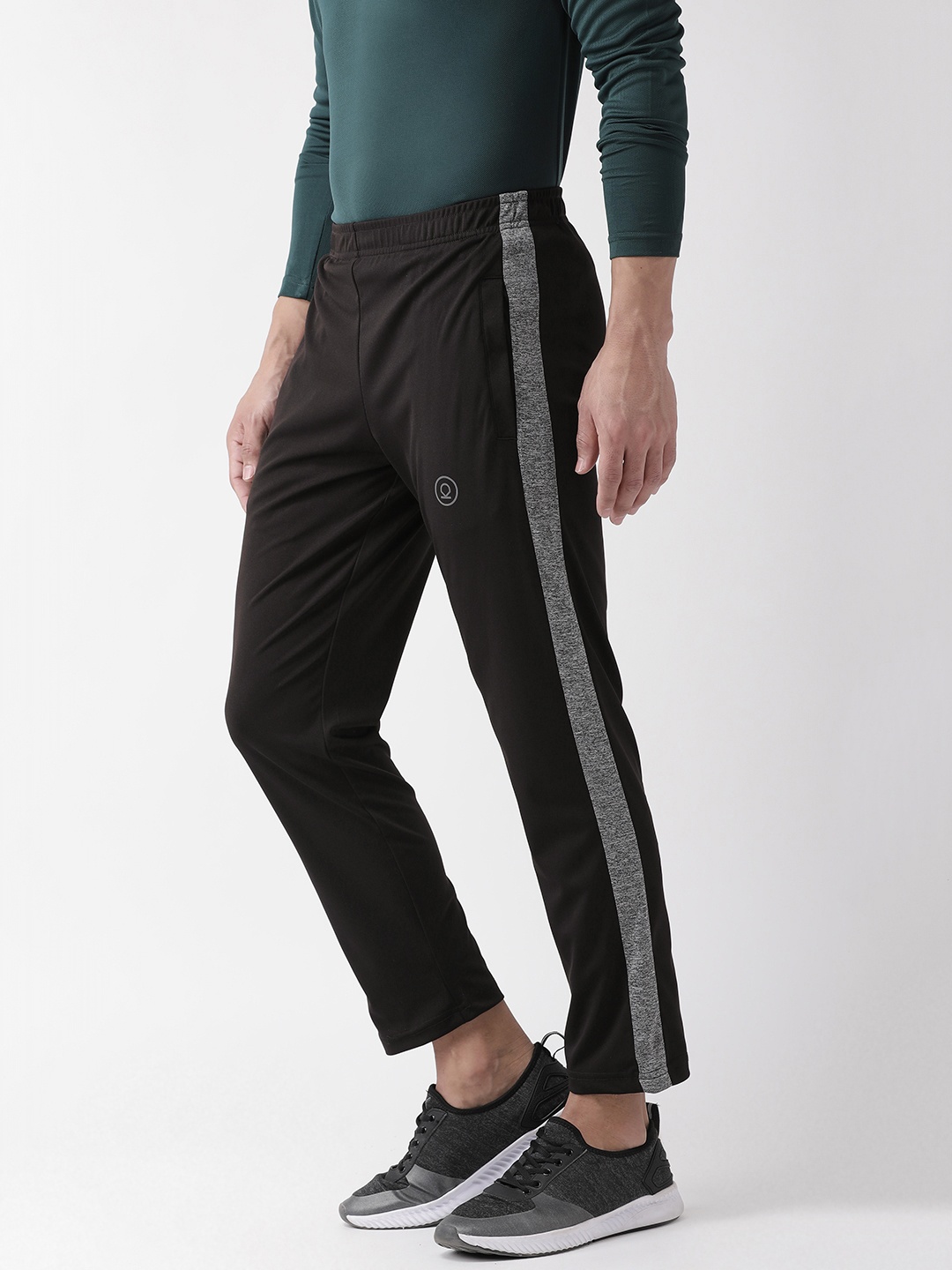 

CHKOKKO Men Black Solid Cropped Running Track Pants