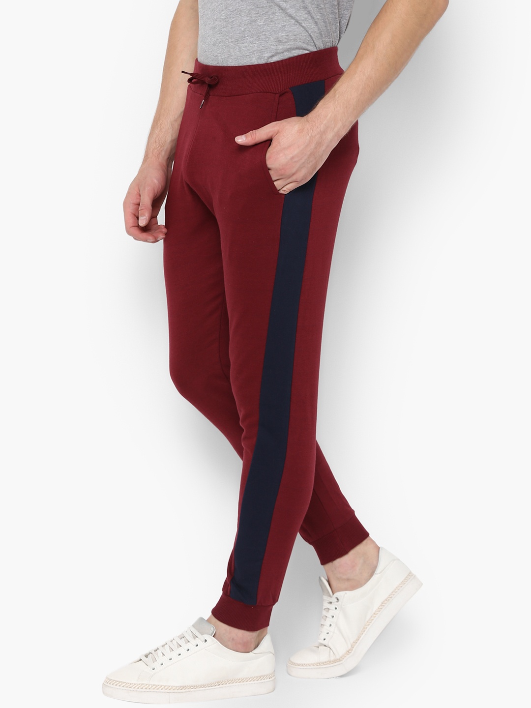 

Urbano Fashion Men Maroon Solid Pure Cotton Slim-Fit Joggers