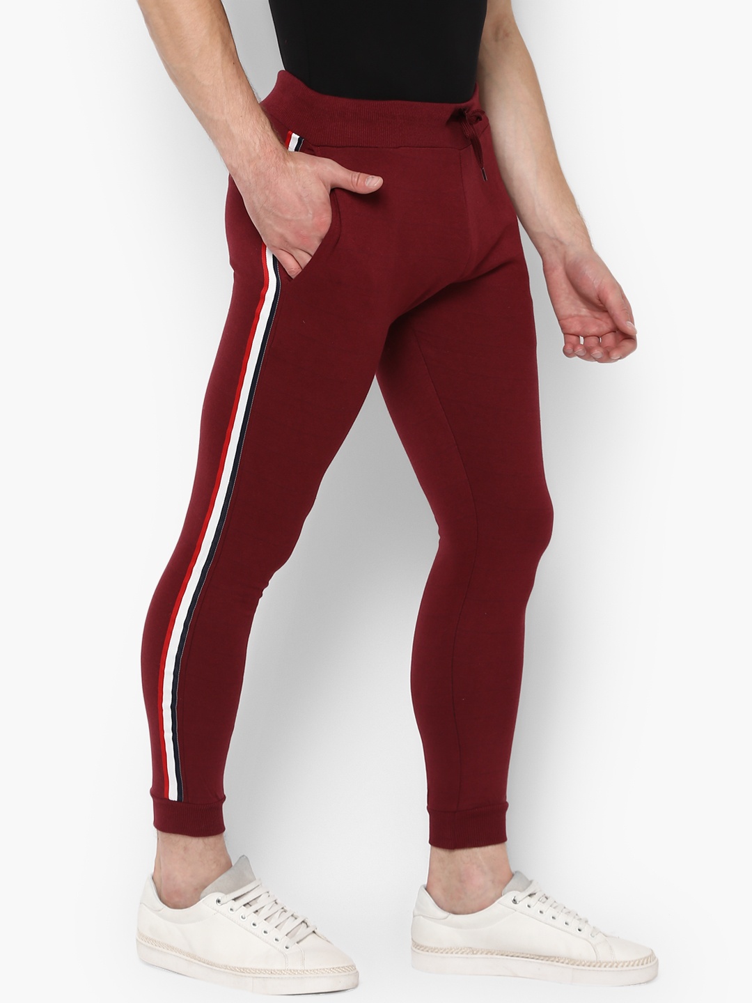 

Urbano Fashion Men Maroon Solid Pure Cotton Slim-Fit Joggers