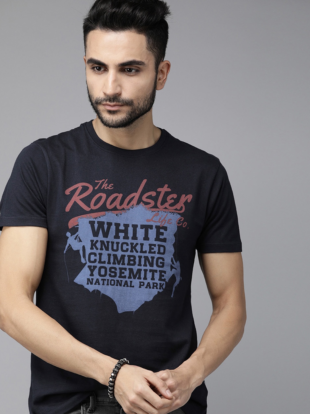

Roadster Men Navy Blue Printed Round Neck Pure Cotton T-shirt