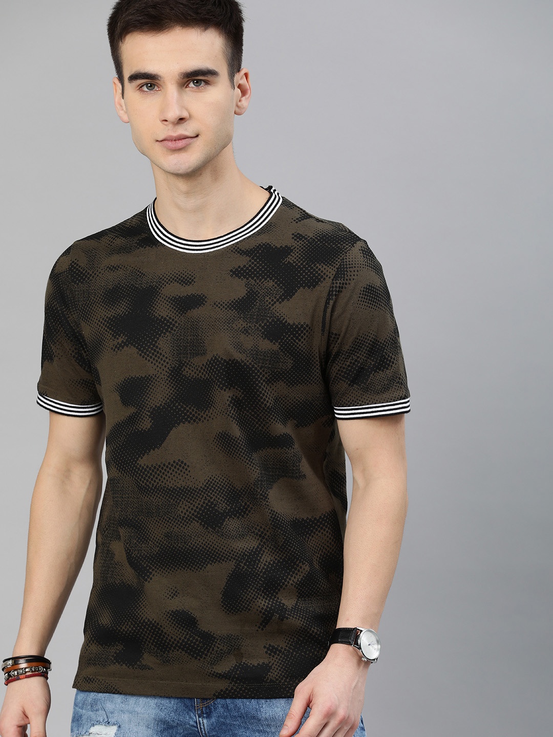 

The Roadster Lifestyle Co Men Olive Green Printed Round Neck Pure Cotton T-shirt