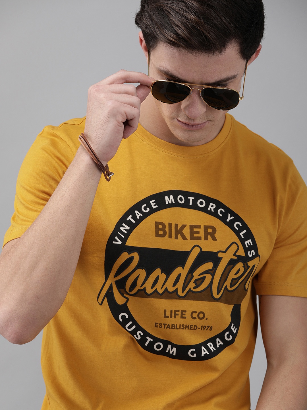 

Roadster Men Mustard Yellow Printed Round Neck Pure Cotton T-shirt