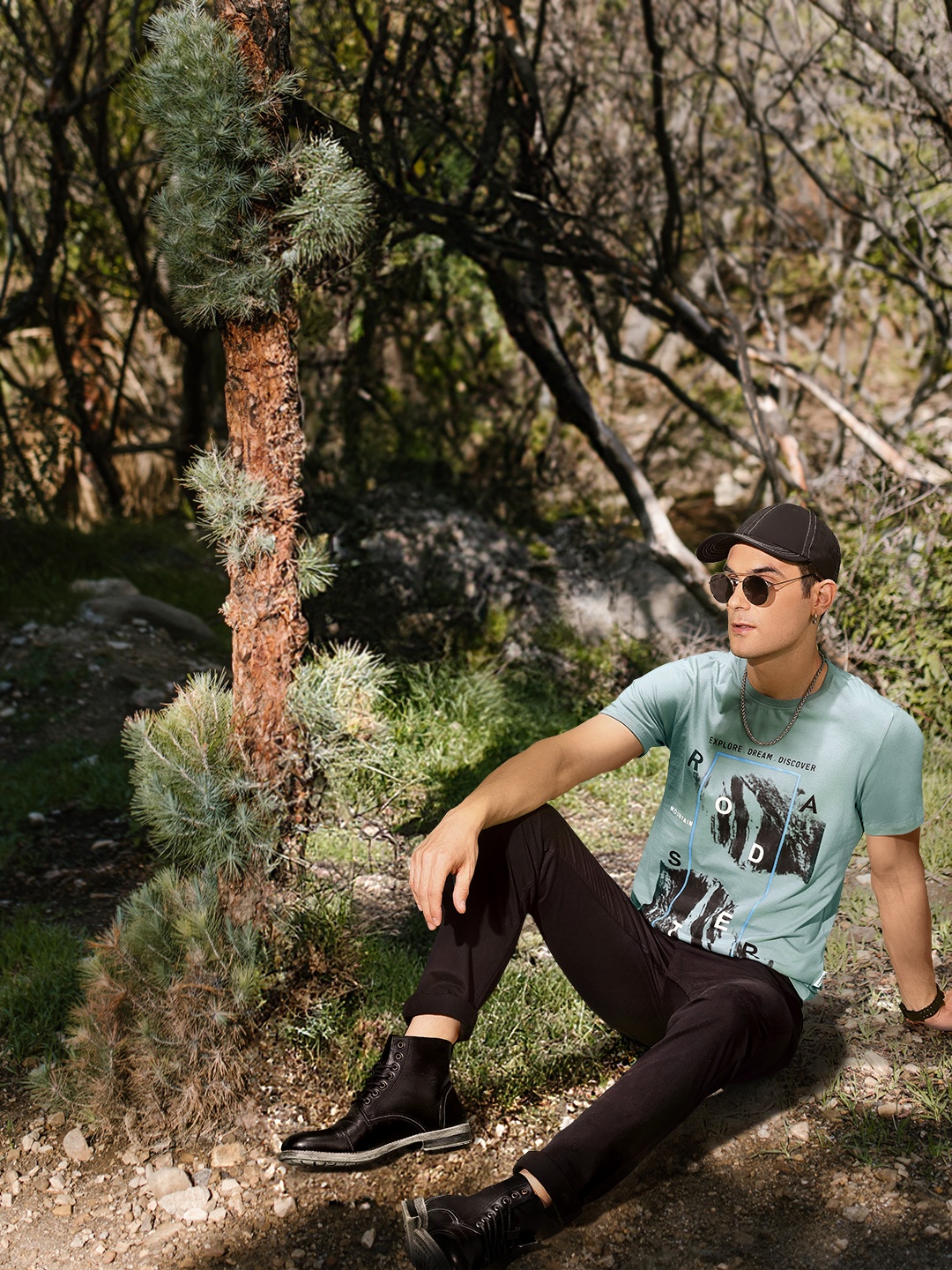 

Roadster Men Sea Green Black Printed Round Neck Pure Cotton T-shirt