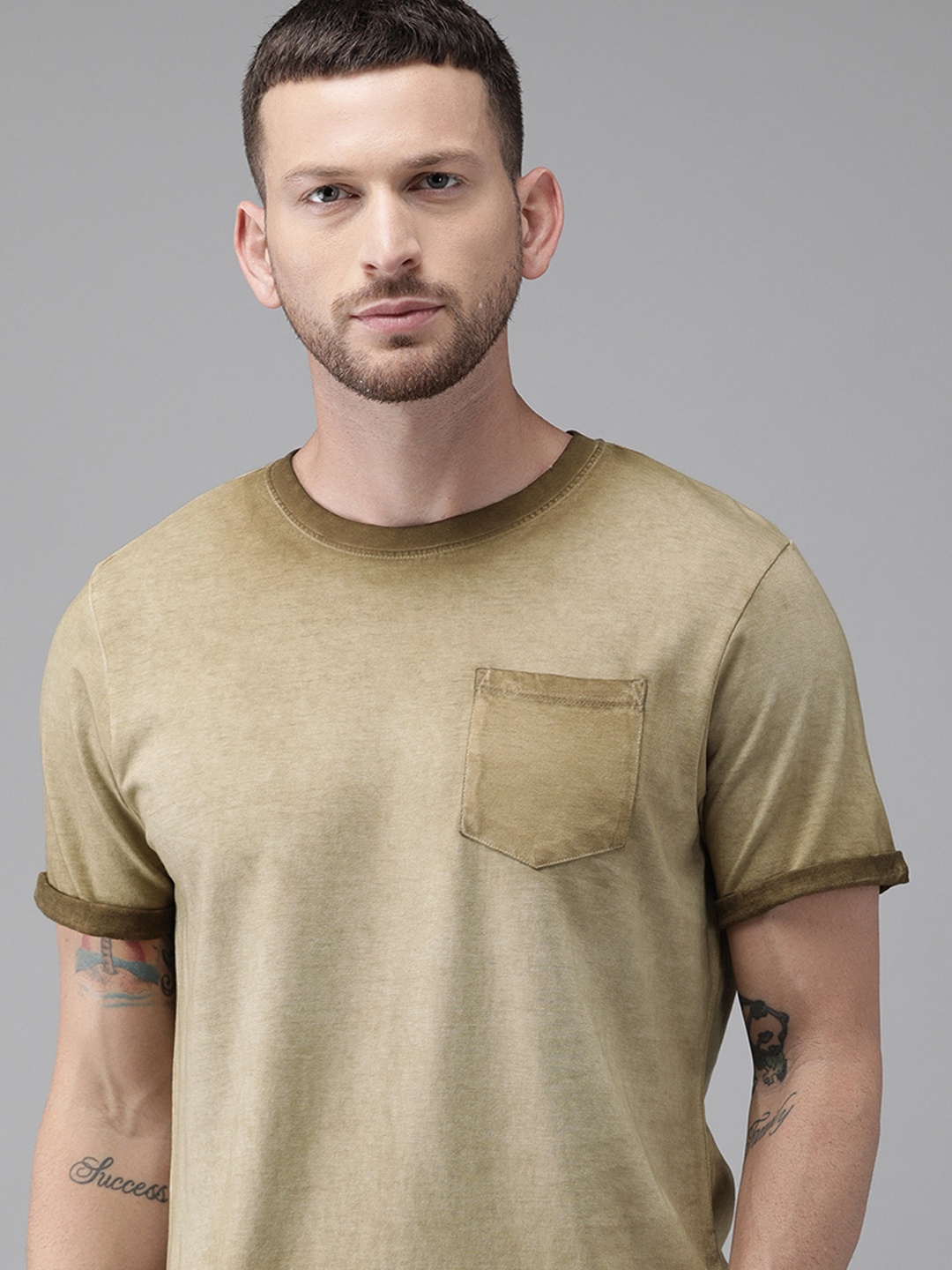 

The Roadster Lifestyle Co Men Beige Dyed Round Neck Pure Cotton T-shirt