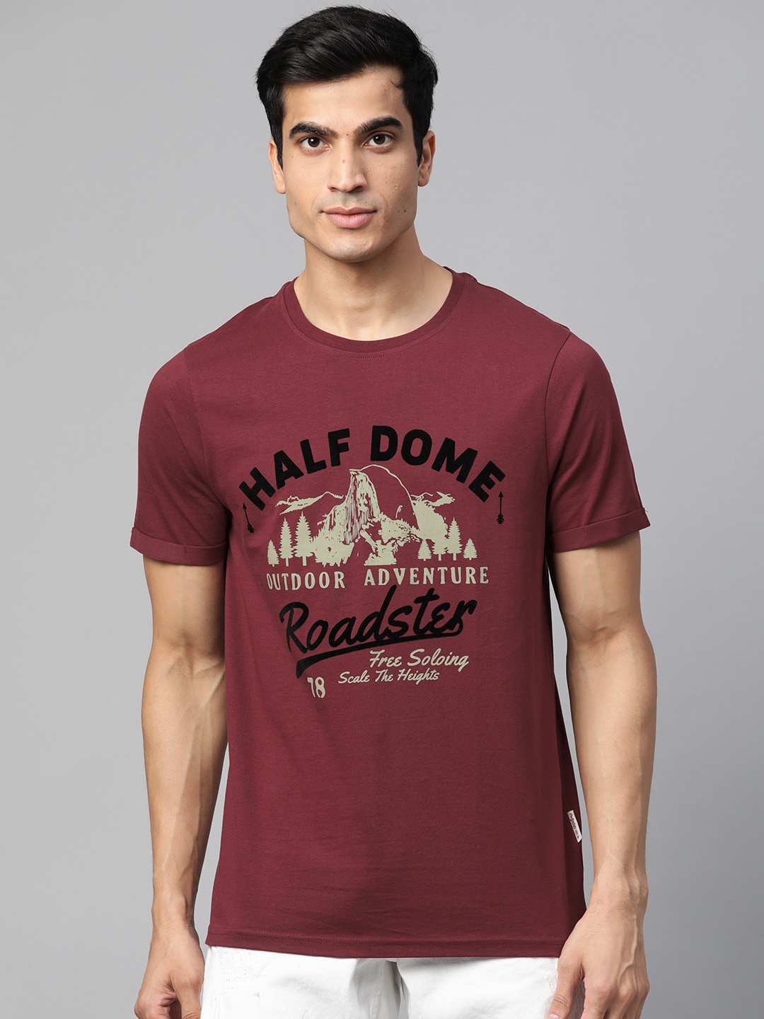 

The Roadster Lifestyle Co Men Maroon Printed Round Neck T-shirt