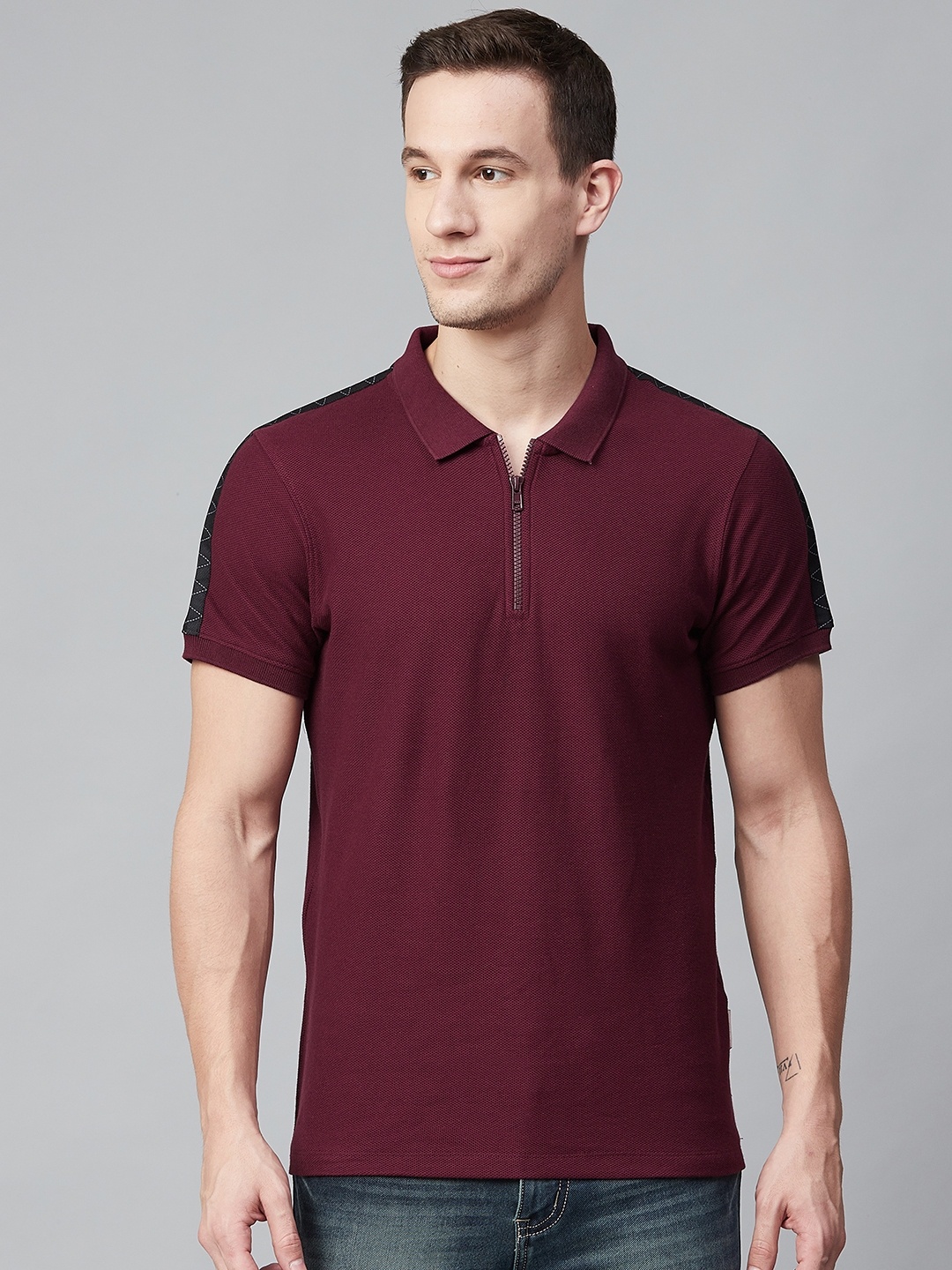 

The Roadster Lifestyle Co Men Maroon Solid Polo Collar T-shirt