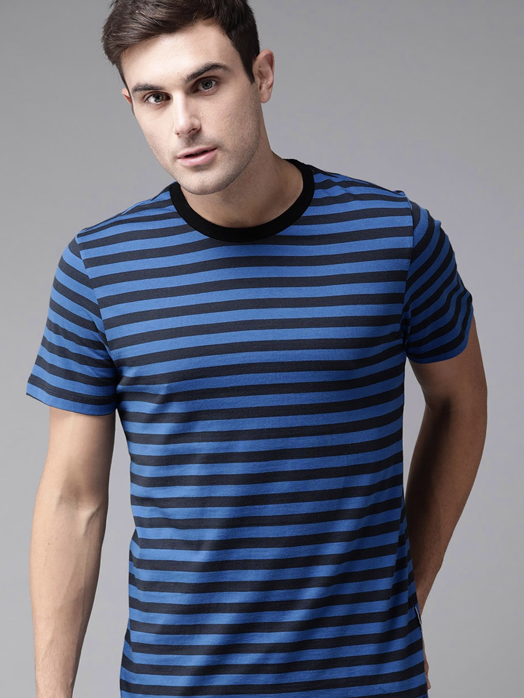

The Roadster Lifestyle Co Men Blue Black Striped Round Neck Pure Cotton T-shirt