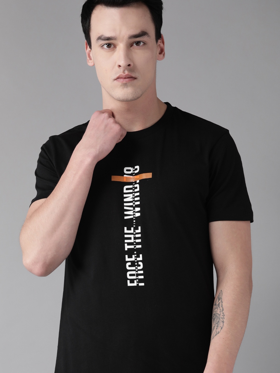 

The Roadster Lifestyle Co Men Black Printed Detail Round Neck T-shirt