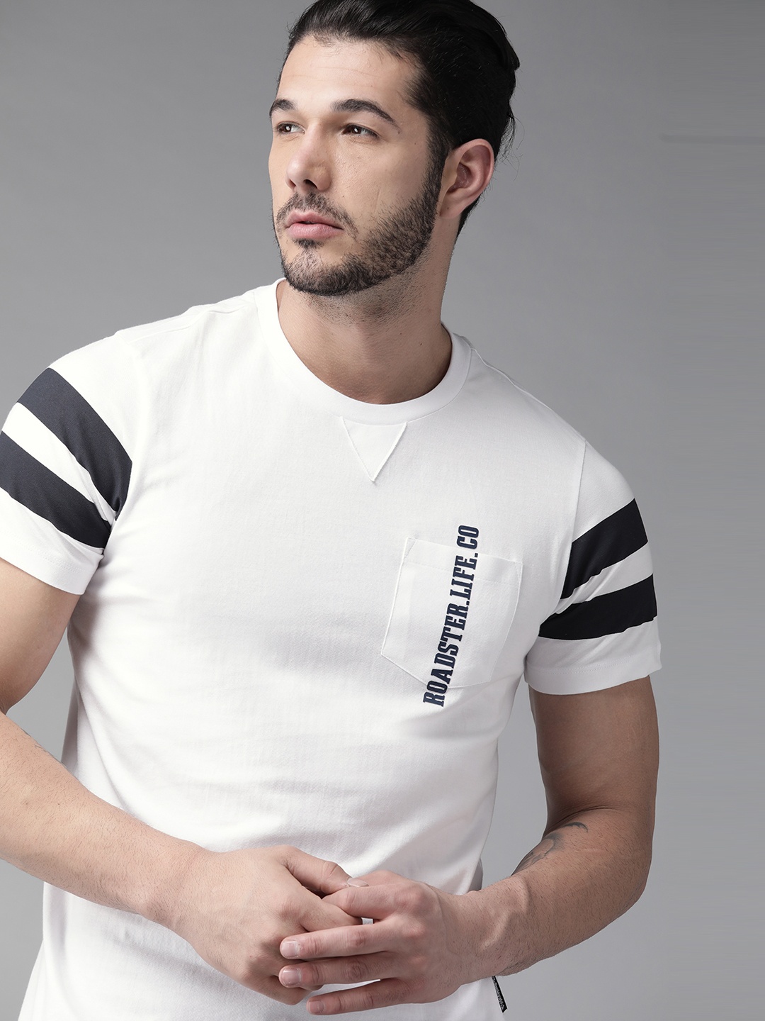 

Roadster Men White Solid Round Neck T-shirt