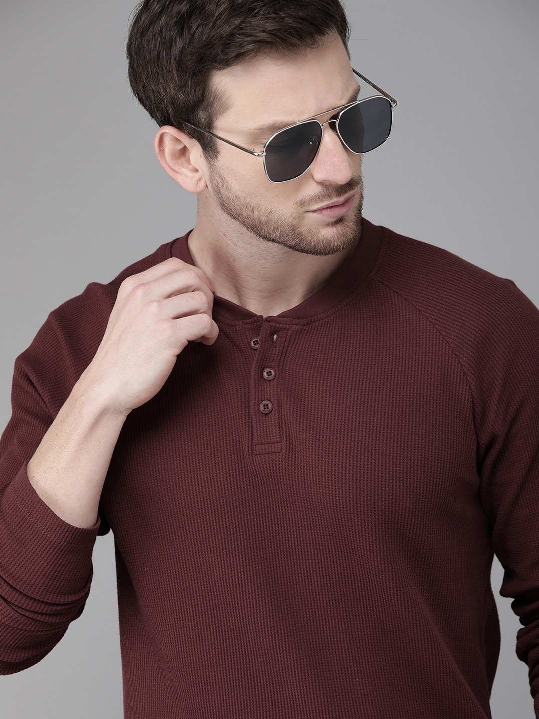 

The Roadster Lifestyle Co Men Maroon Solid Henley Neck Pure Cotton T-shirt