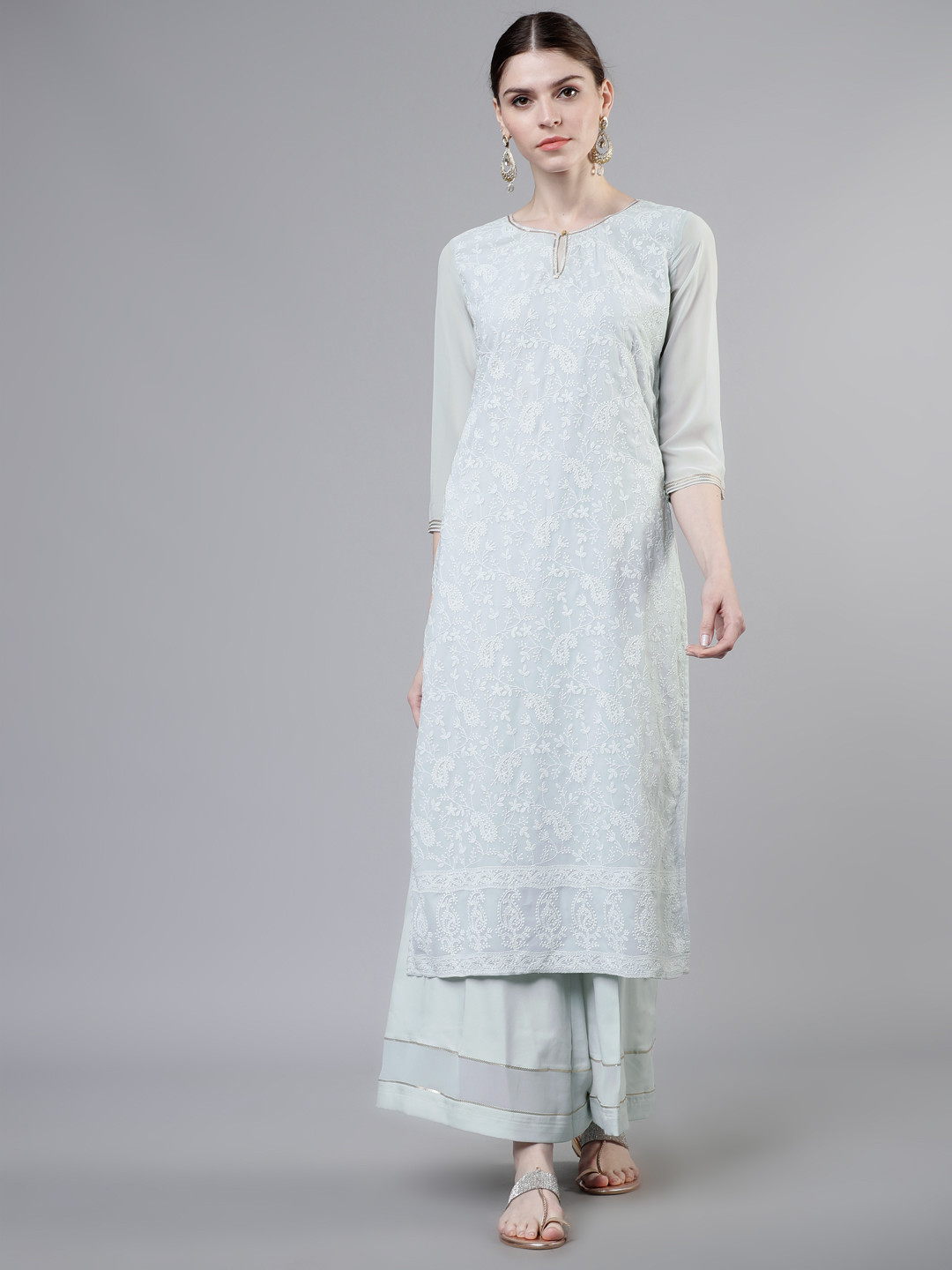 

Vishudh Women Green Embroidered Straight Kurta