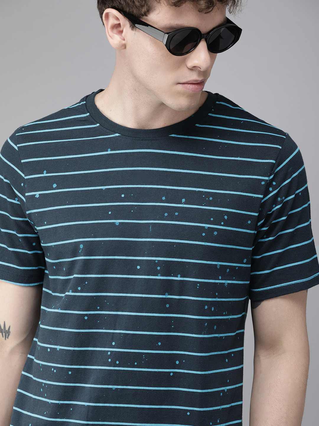 

The Roadster Lifestyle Co Men Blue Striped Round Neck Pure Cotton T-shirt
