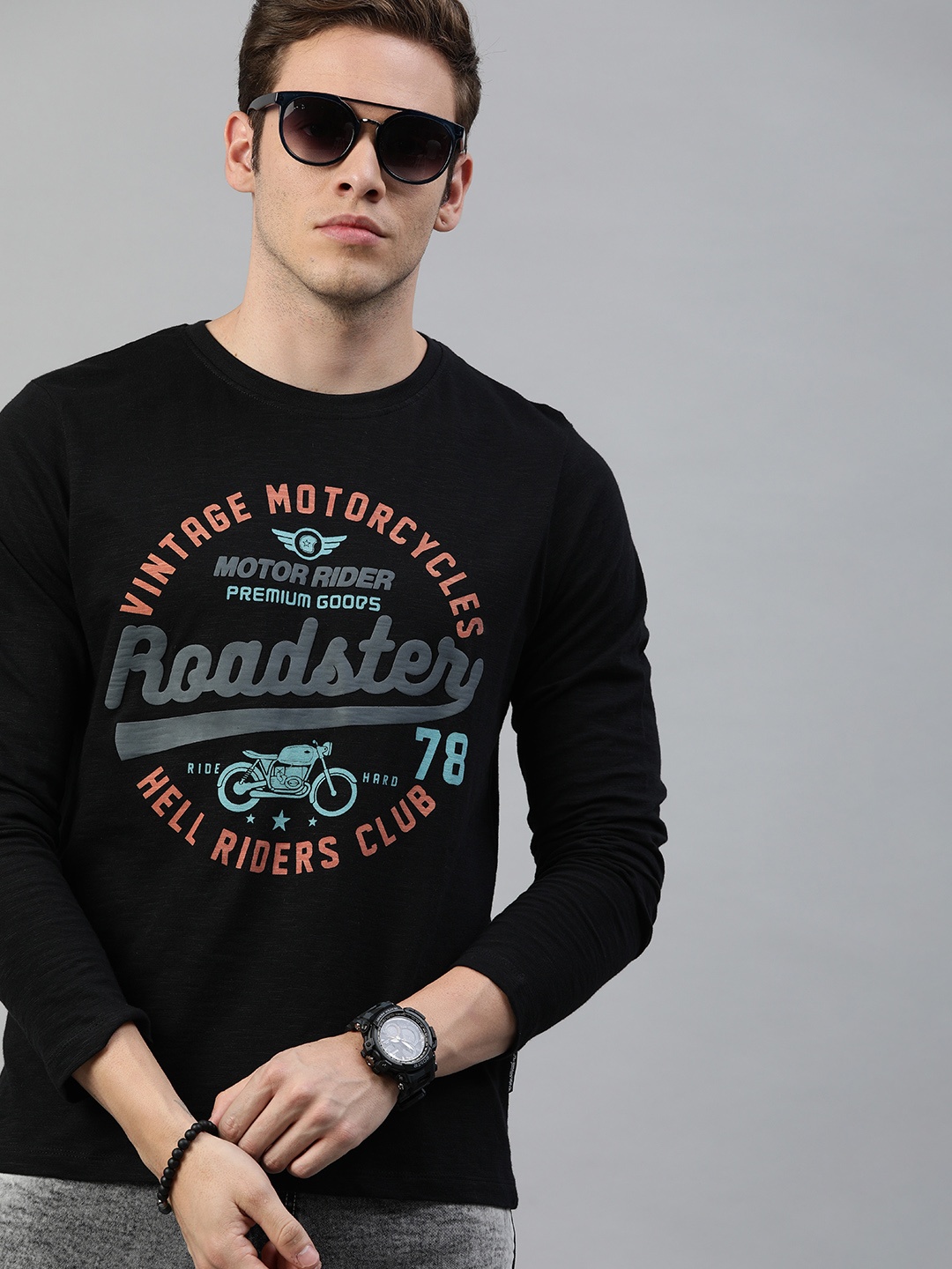 

The Roadster Lifestyle Co Men Black Printed Round Neck Pure Cotton T-shirt