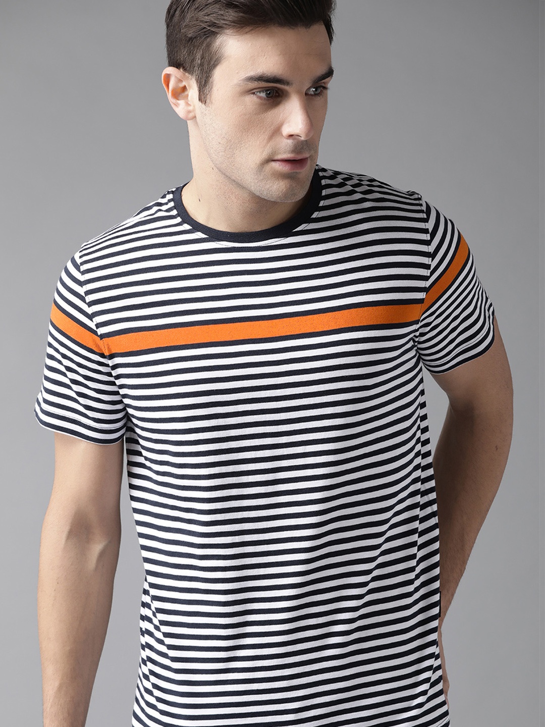

The Roadster Lifestyle Co Men Navy Blue White Striped Round Neck Pure Cotton T-shirt