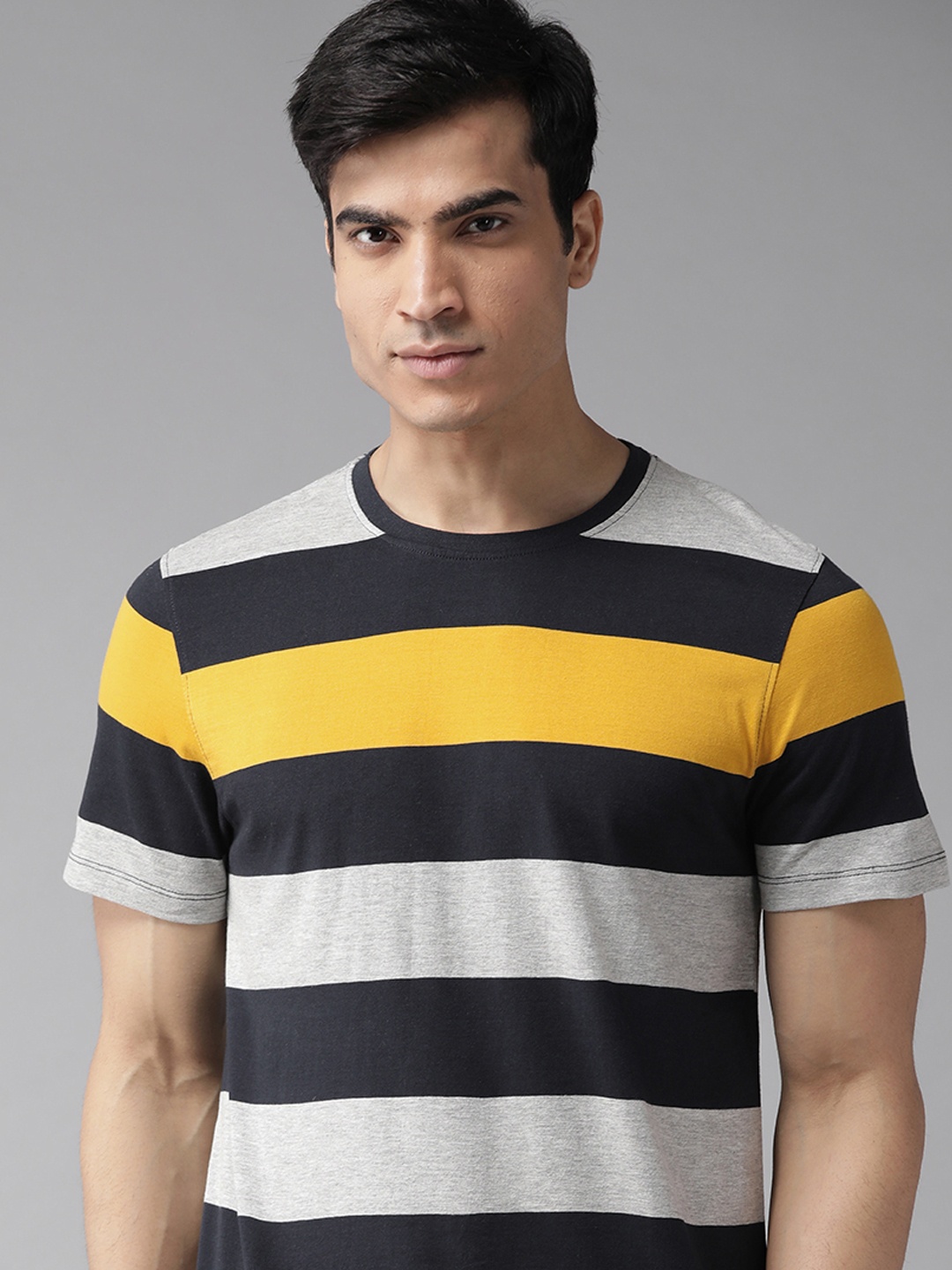 

Roadster Men Navy Blue Grey Melange Striped Round Neck T-shirt