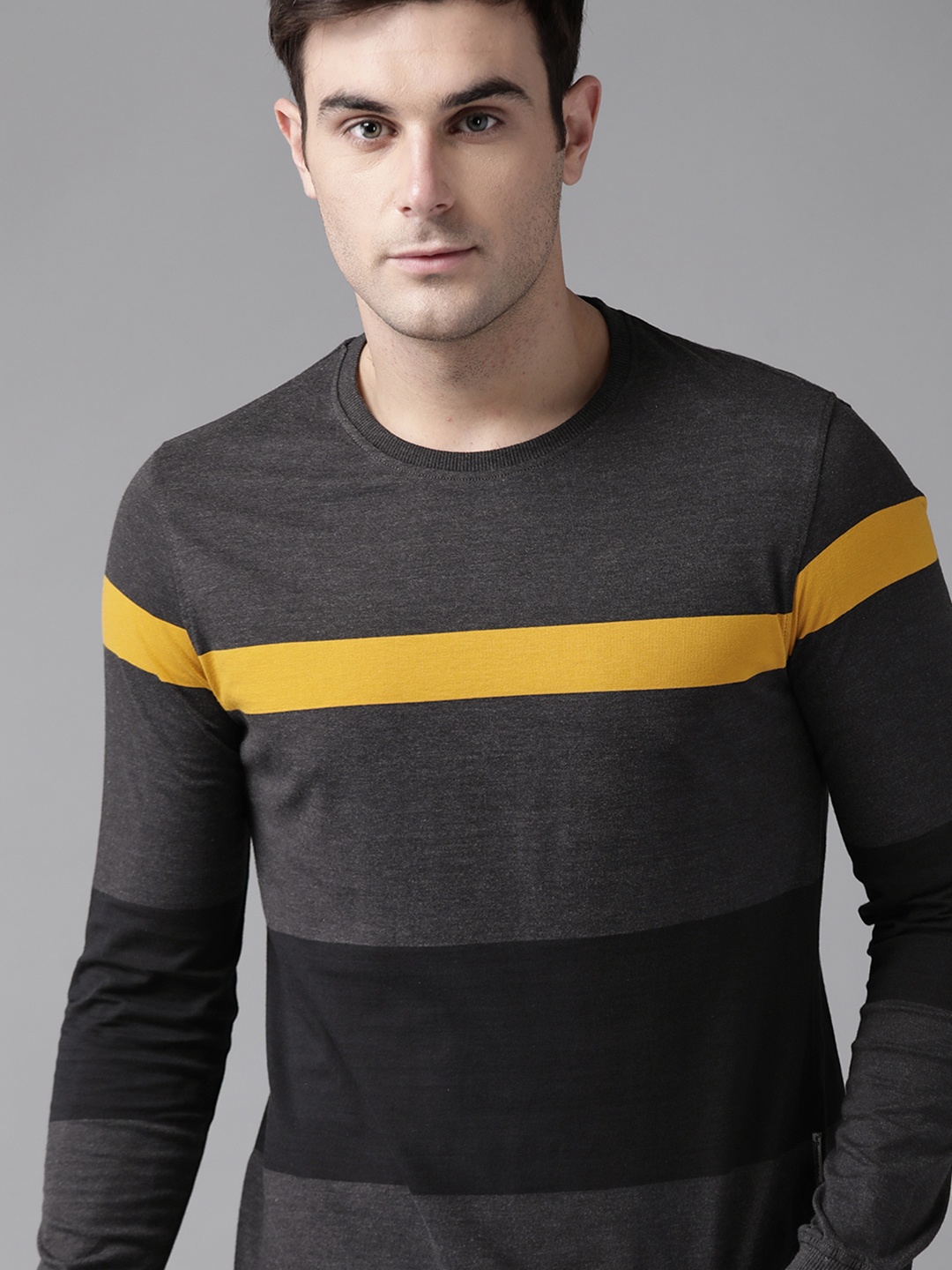 

The Roadster Lifestyle Co Men Charcoal Grey & Black Striped Round Neck T-shirt