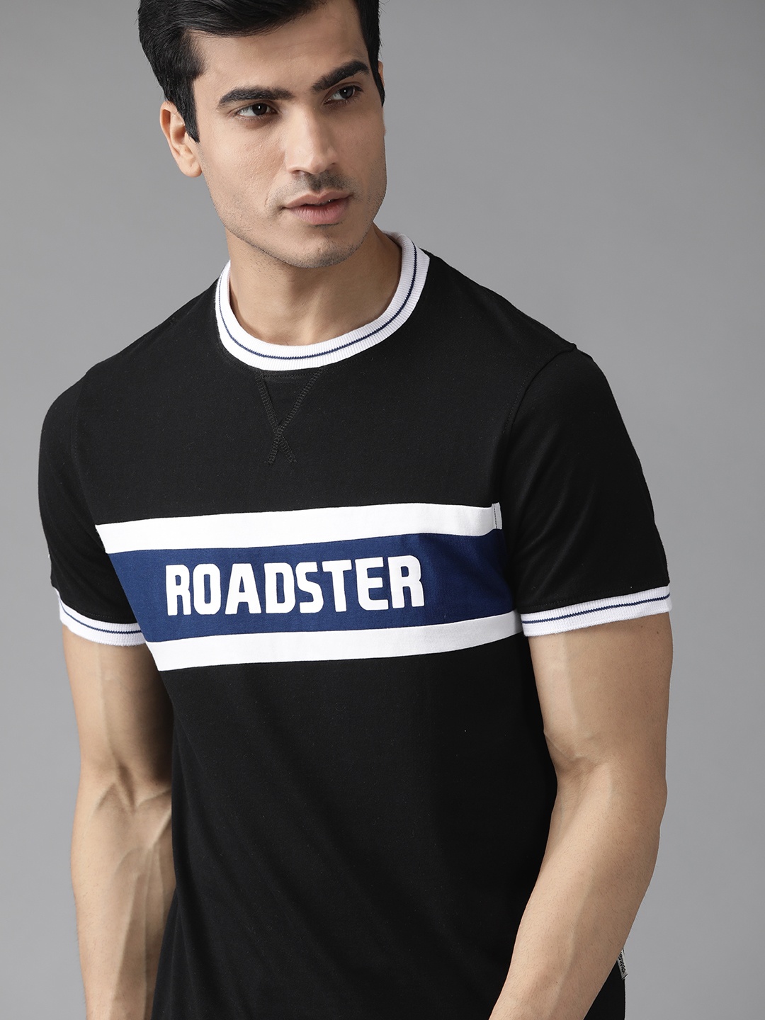 

The Roadster Lifestyle Co Men Black Printed Round Neck T-shirt