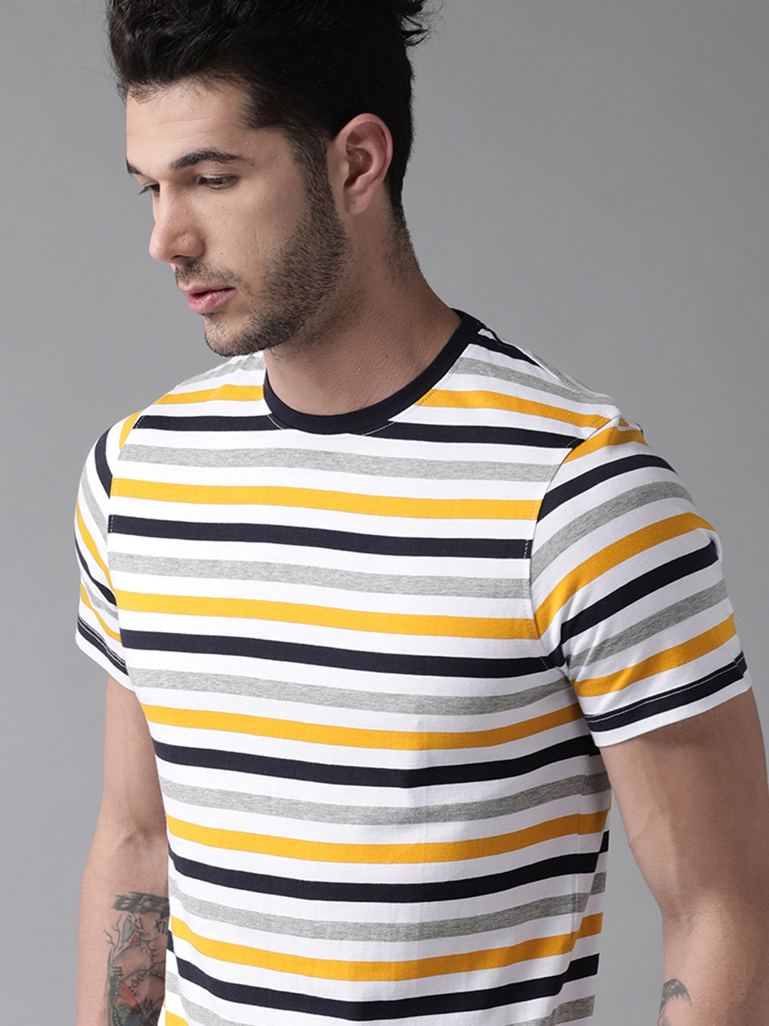 

The Roadster Lifestyle Co Men White & Mustard Yellow Striped Round Neck T-shirt
