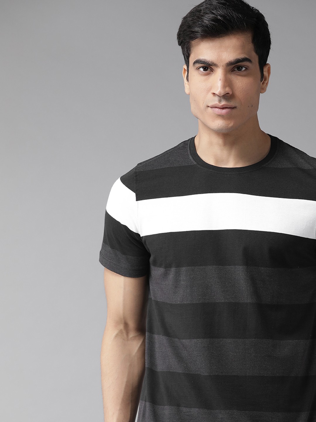 

The Roadster Lifestyle Co Men Black & Charcoal Grey Striped Round Neck T-shirt
