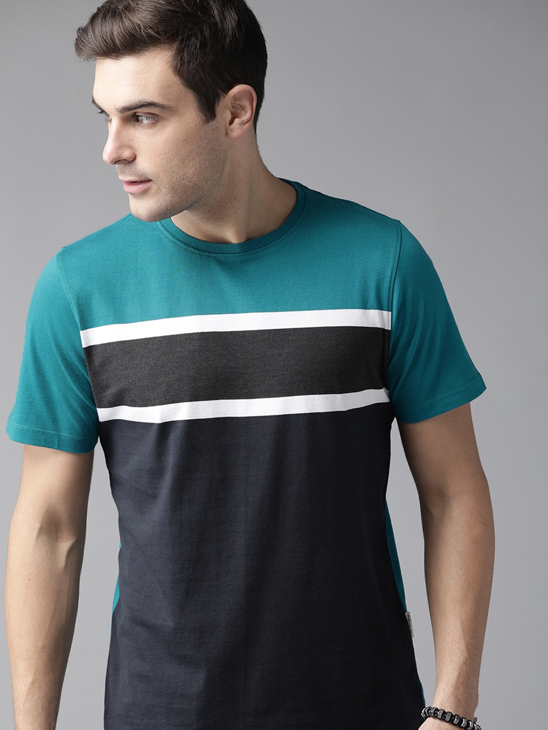 

The Roadster Lifestyle Co Men Blue & Charcoal Grey Colourblocked Round Neck T-shirt