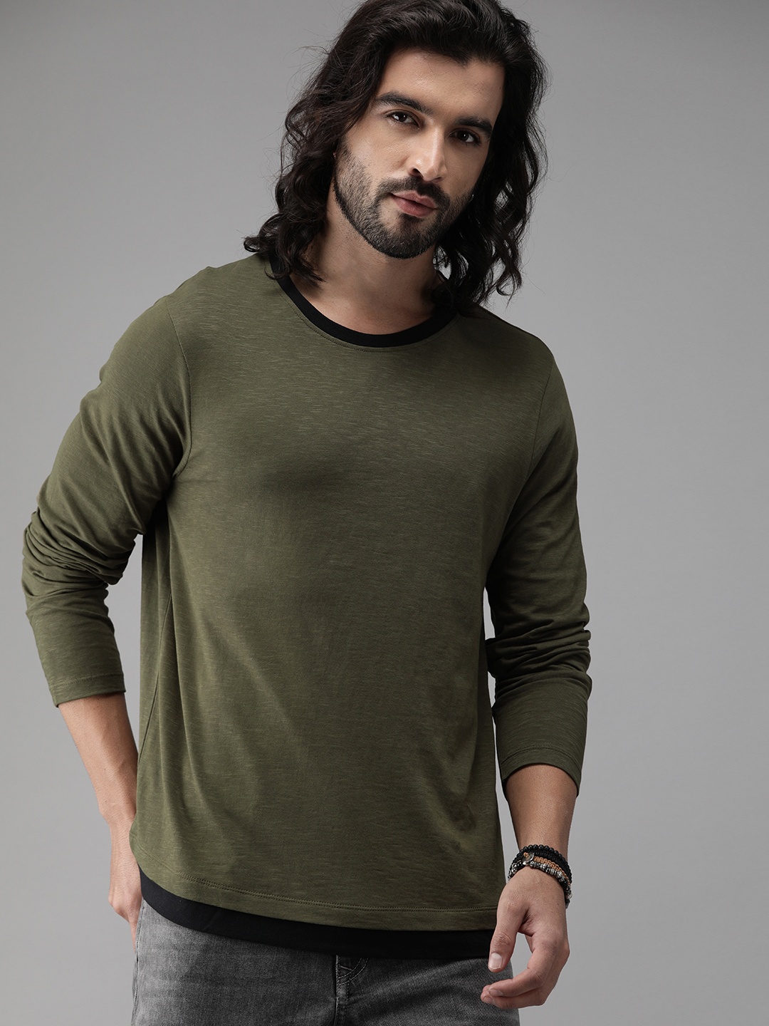 

The Roadster Lifestyle Co Men Olive Green Solid Round Neck Pure Cotton T-shirt