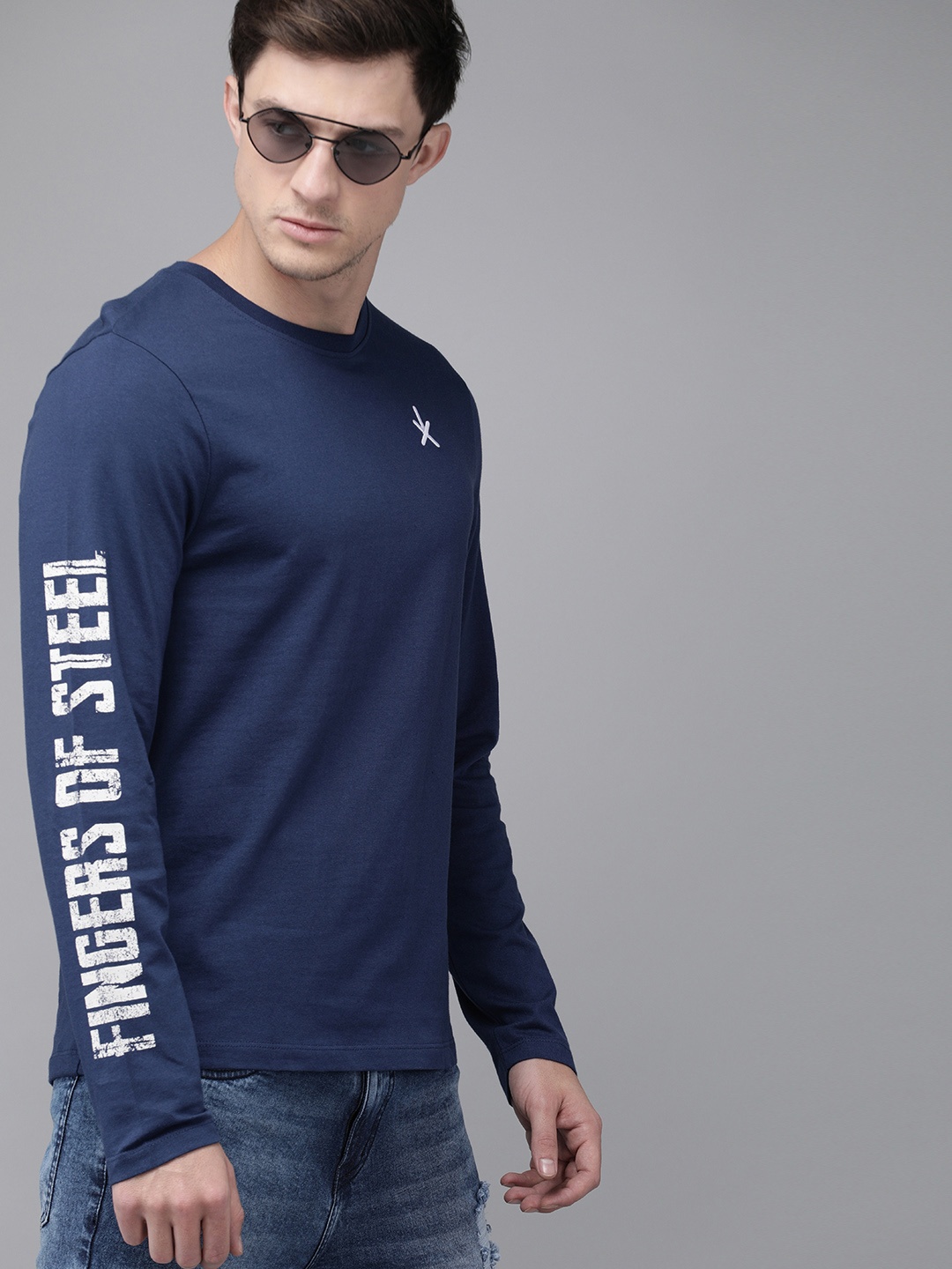 

The Roadster Lifestyle Co Men Navy Blue Solid Round Neck Pure Cotton T-shirt