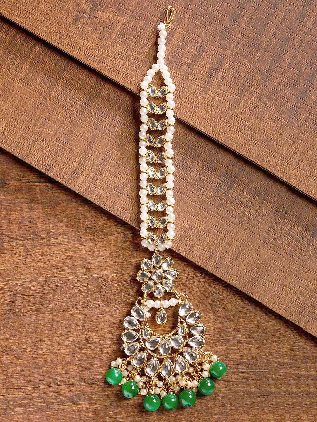 

Zaveri Pearls Gold-Toned & Green Kundan & Dangling Beaded Maangtikka
