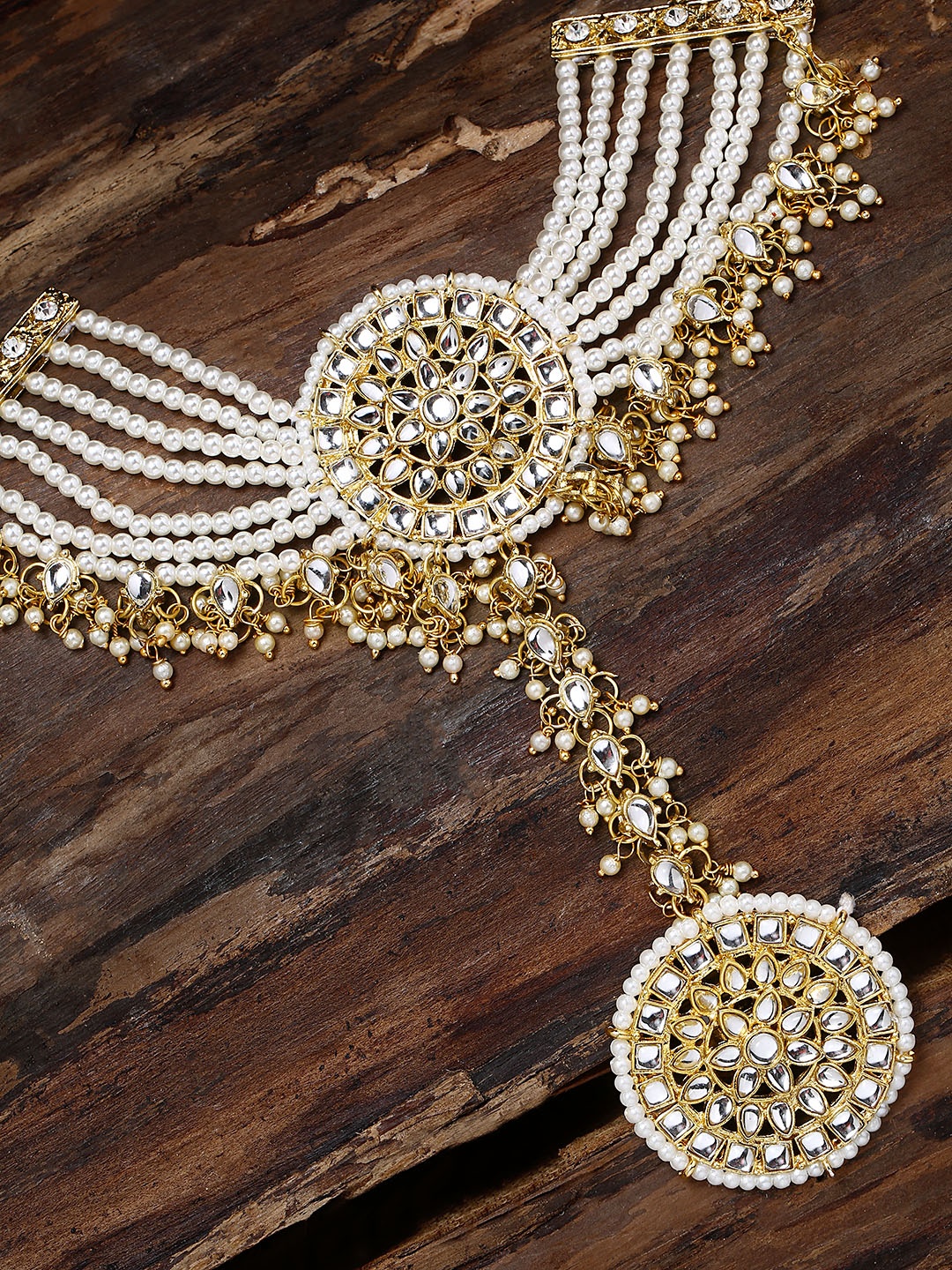 

Zaveri Pearls Gold-Toned & White Kundan & Pearl Studded Ring Bracelet