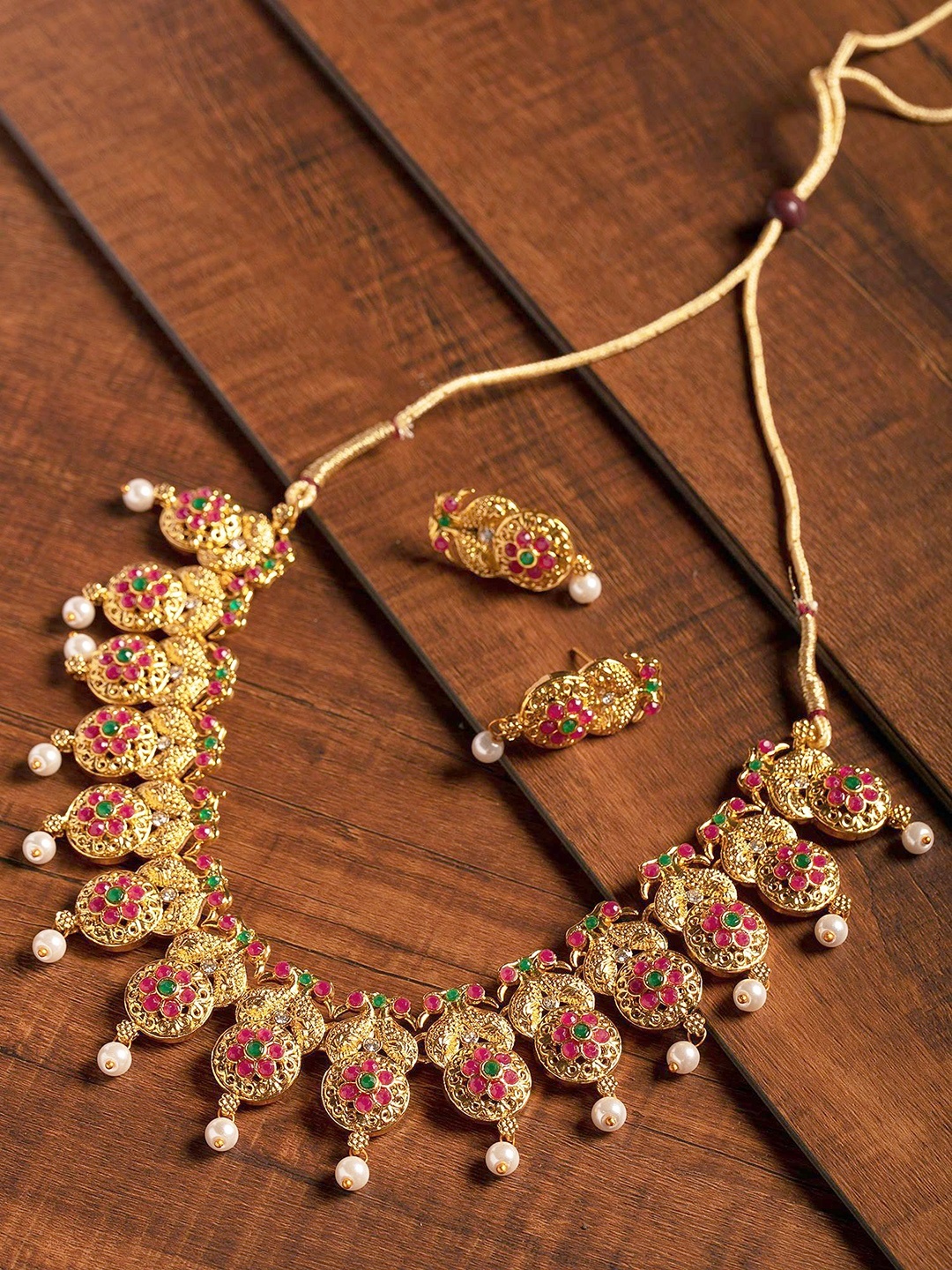 

Zaveri Pearls Red & Green Gold-Plated Studded Jewellery Set