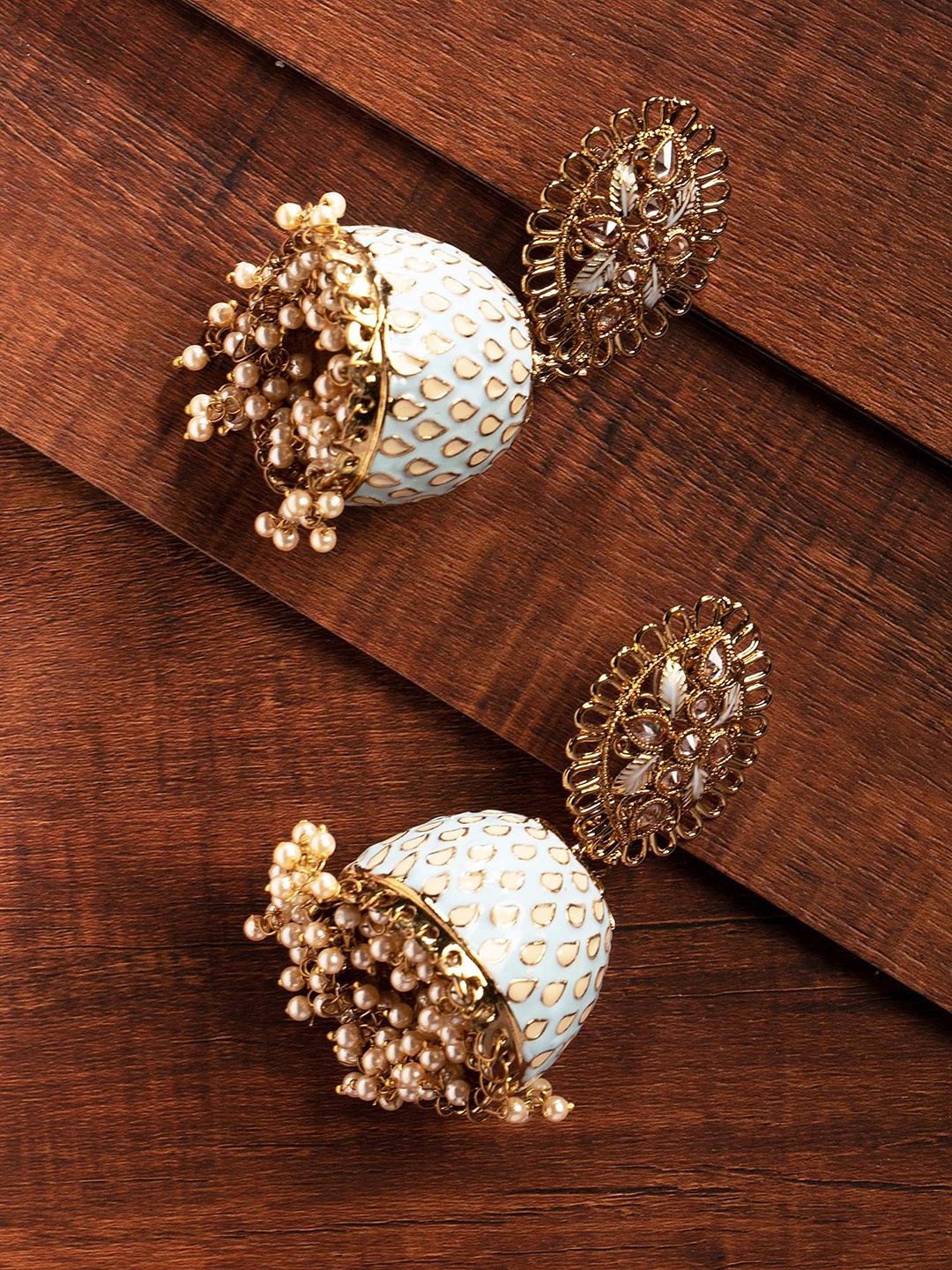 

Zaveri Pearls Gold-Toned & Turquoise Blue Dome Shaped Jhumkas