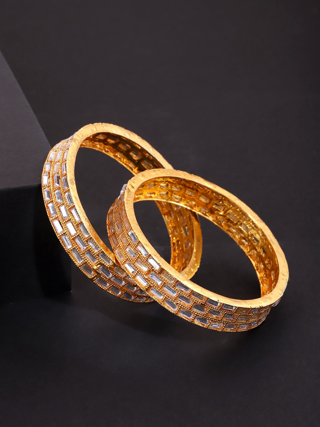 

Priyaasi Set of 2 Gold-Plated Kundan-Studded Handcrafted Bangles